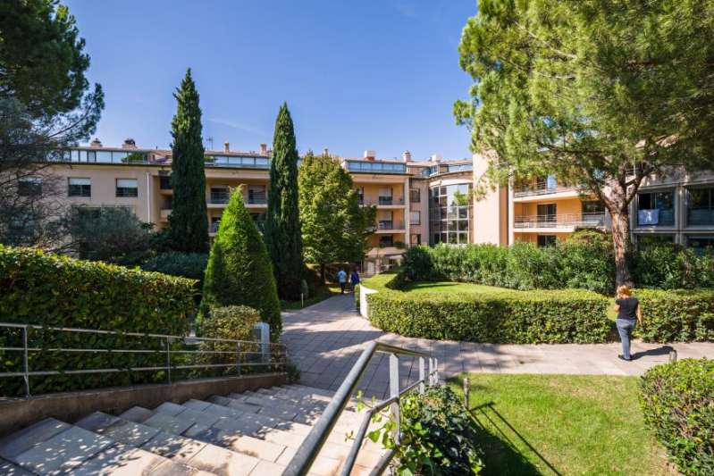 Un hôpital détenu par Almaviva Santé. Un hôpital détenu par Almaviva Santé.