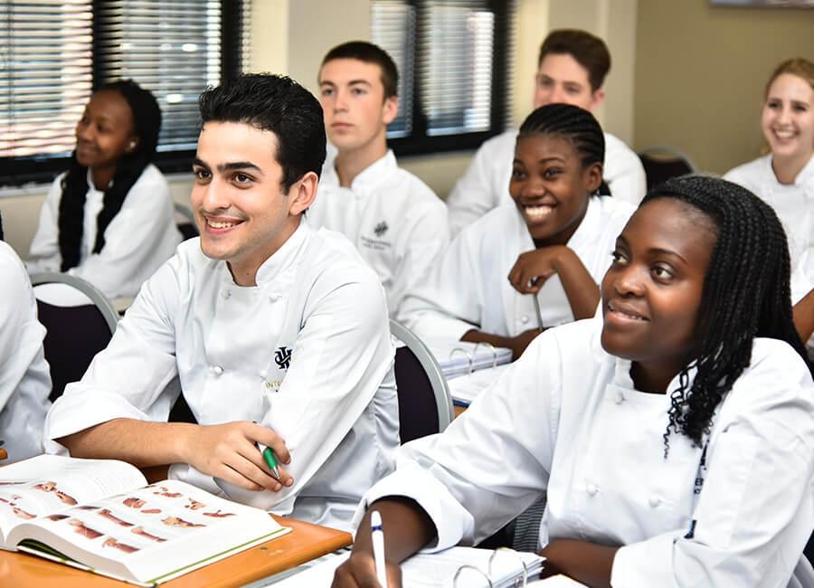 Formation dans les métiers de l'hospitalité et des arts culinaires au sein d'un campus International Hotel School © Invictus Education Group Formation dans les métiers de l'hospitalité et des arts culinaires au sein d'un campus International Hotel School © Invictus Education Group