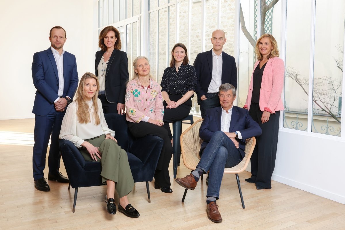 © Raise, de gauche à droite, rangée du haut : Mathieu Blanc, Sophie de Fontenay, Stéphanie Pinot, Stéphane Pesqué, Aglaé Touchard Le Drian ; De gauche à droite, rangée du bas : Alexandra Dupont, Clara Gaymard et Gonzague de Blignières. © Raise, de gauche à droite, rangée du haut : Mathieu Blanc, Sophie de Fontenay, Stéphanie Pinot, Stéphane Pesqué, Aglaé Touchard Le Drian ; De gauche à droite, rangée du bas : Alexandra Dupont, Clara Gaymard et Gonzague de Blignières.