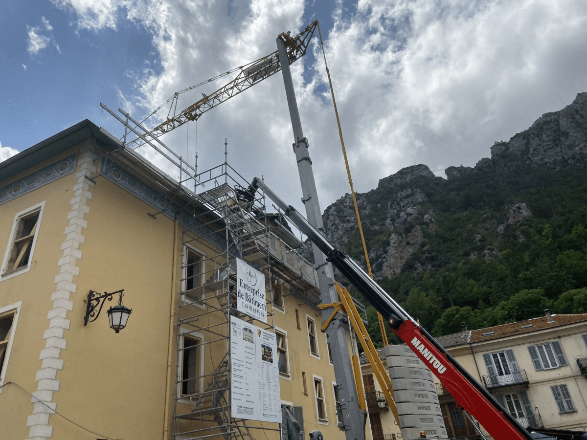 © De Angelis Bat-Ir, 2025. 