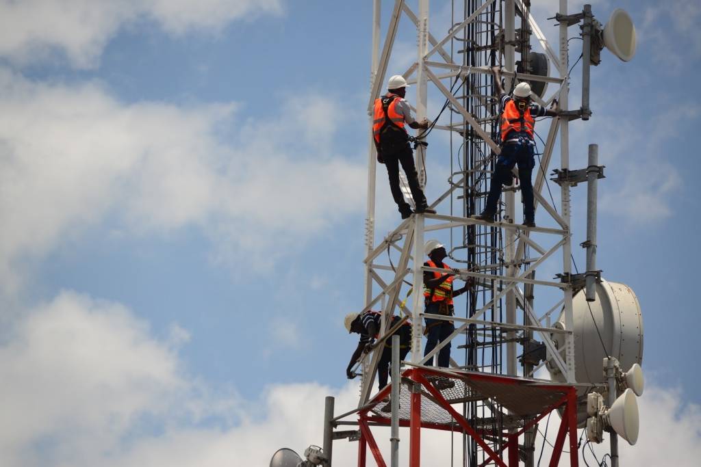 Grâce à l'acquisition de 1 200 tours antenne-relais de téléphonie mobile de Free Sénégal, Helios Towers devient le plus grand détenteur indépendant d’infrastructures télécoms du pays de la Téranga. © Free Grâce à l'acquisition de 1 200 tours antenne-relais de téléphonie mobile de Free Sénégal, Helios Towers devient le plus grand détenteur indépendant d’infrastructures télécoms du pays de la Téranga. © Free