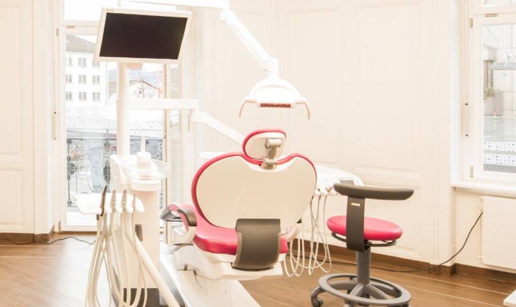 © Colosseum Dental Group