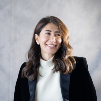 Nour Al Hassan, Tarjama