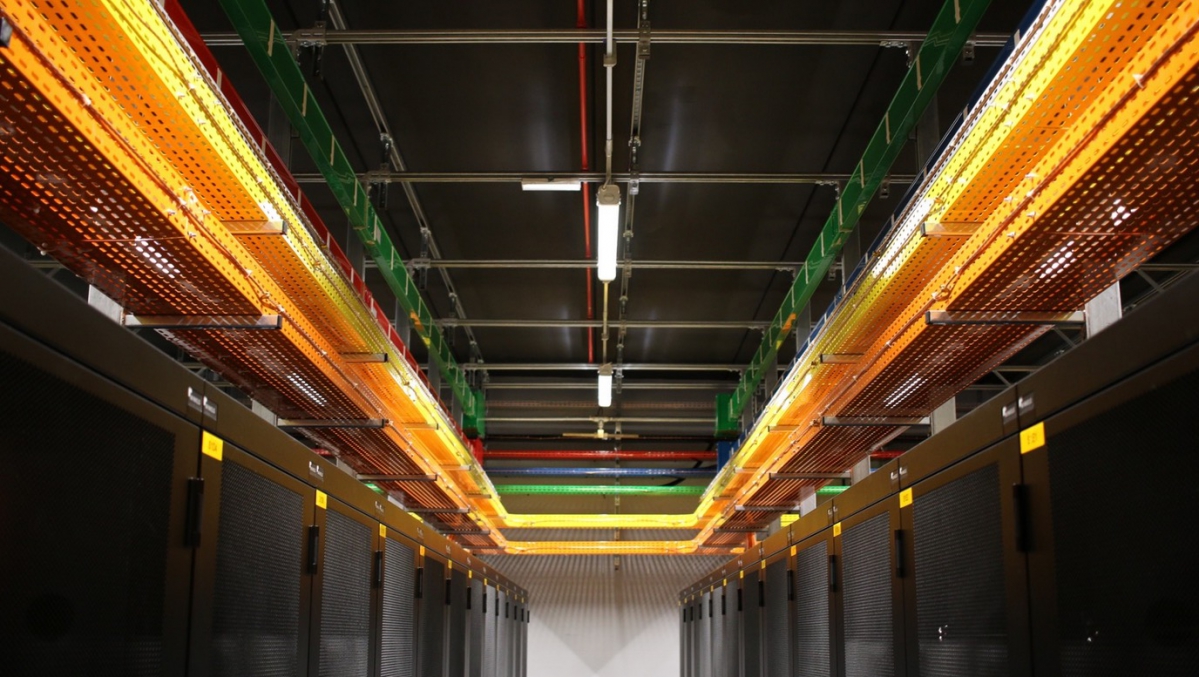 &copy; Etix Everywhere