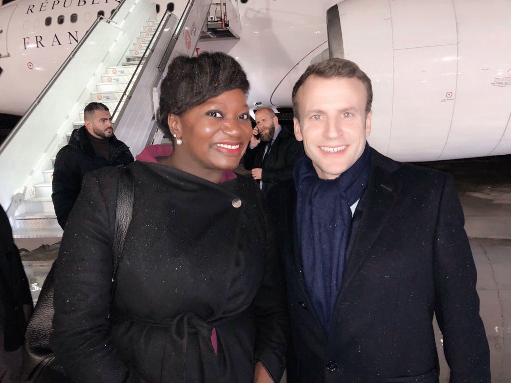 Après avoir fondé la filiale de Jumia en Côte d’Ivoire et pris les rênes de la première licorne africaine à Lagos au Nigeria, Fatoumata Bâ a fondé Janngo l'an dernier, qu'elle définit comme « une start-up qui en lance d’autres ». Ci-dessus, la dirigeante du start-up studio avec Emmanuel Macron lors de la première visite du président français au Sénégal en février 2018. - © Janngo Après avoir fondé la filiale de Jumia en Côte d’Ivoire et pris les rênes de la première licorne africaine à Lagos au Nigeria, Fatoumata Bâ a fondé Janngo l'an dernier, qu'elle définit comme « une start-up qui en lance d’autres ». Ci-dessus, la dirigeante du start-up studio avec Emmanuel Macron lors de la première visite du président français au Sénégal en février 2018. - © Janngo