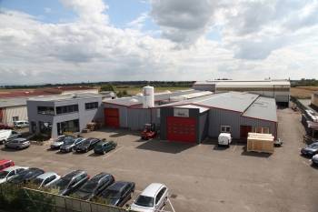 © Faust, 2025. © Faust, 2025.