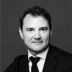 Fabrice Dalat, Desfilis