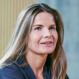 Amélie Mazurier, Oakley Capital