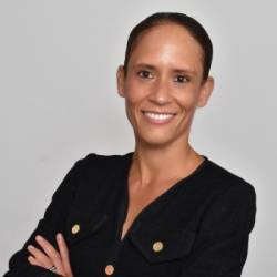 Julia Perroni, Houlihan Lokey 