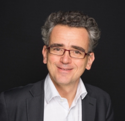 François-Xavier Oliveau, Initiative & Finance