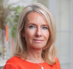 Isabelle Buffard-Bastide, Desfilis