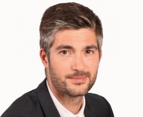 Pierre Chatelain, Nabarro & Hinge