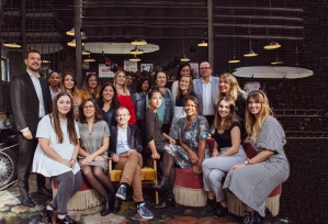 © Happy to meet you © Happy to meet you